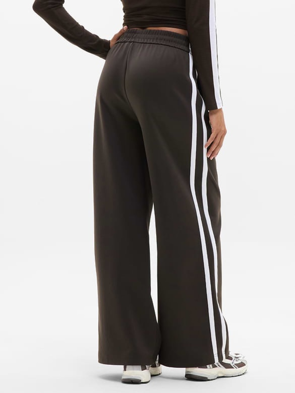 NWT Athleta Tempo Mid Rise Wide Leg Track Pant Black with White Stripe LP Petite - Picture 9 of 10